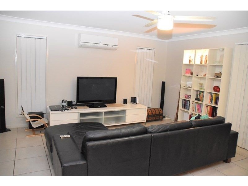 14 Linfield Street, Hillcrest QLD 4118