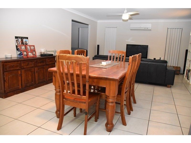 14 Linfield Street, Hillcrest QLD 4118