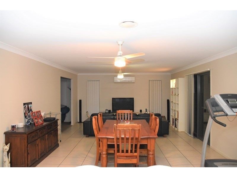 14 Linfield Street, Hillcrest QLD 4118