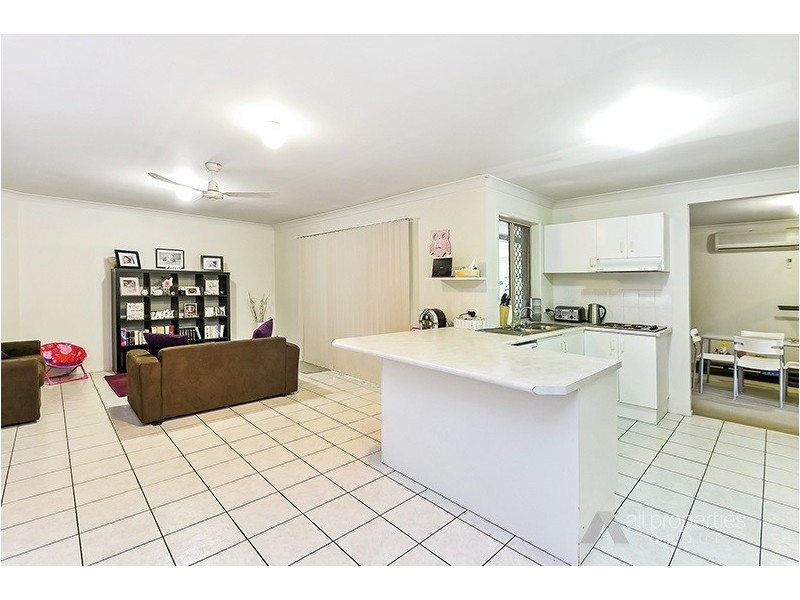 8 Housman Place, Calamvale QLD 4116