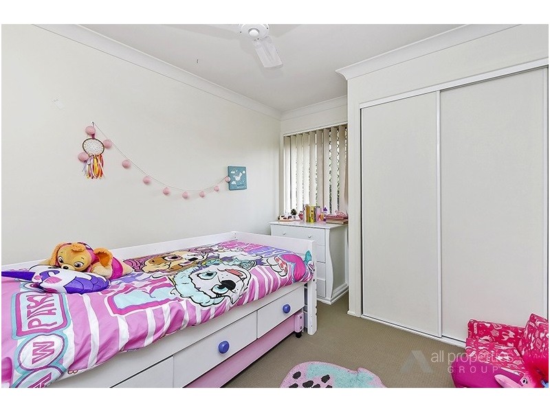8 Housman Place, Calamvale QLD 4116