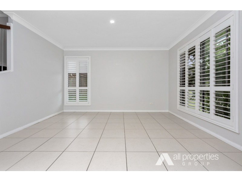 10 Mitchelson Place, Regents Park QLD 4118