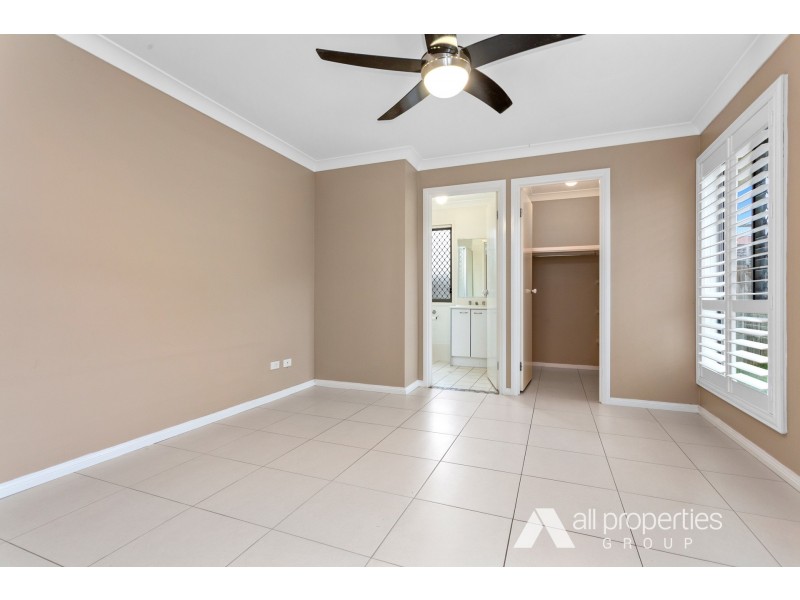 10 Mitchelson Place, Regents Park QLD 4118