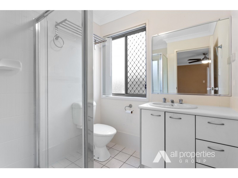 10 Mitchelson Place, Regents Park QLD 4118