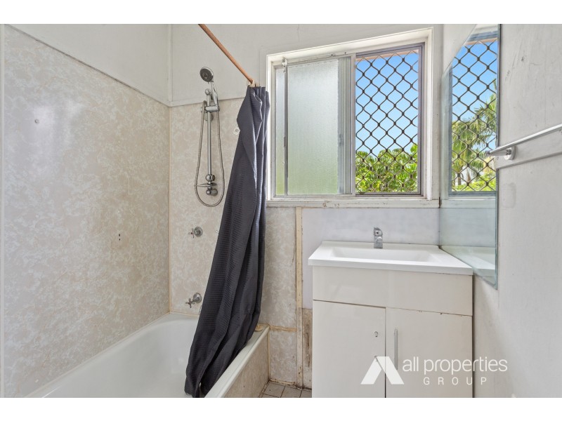 11 Woodrose Street, Kingston QLD 4114