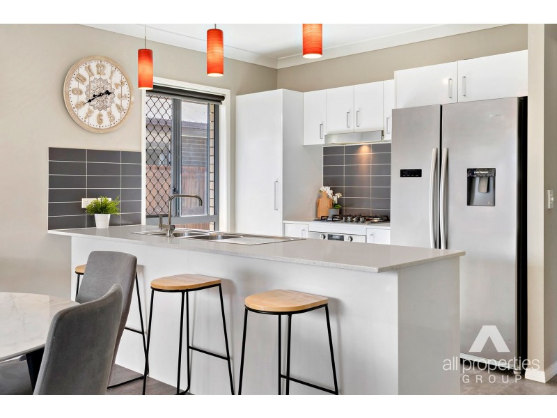 18 Stoneleigh Reserve Boulevard, Logan Reserve QLD 4133