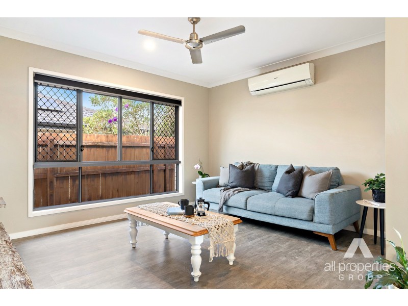 18 Stoneleigh Reserve Boulevard, Logan Reserve QLD 4133