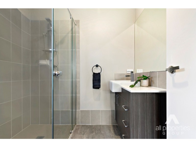 18 Stoneleigh Reserve Boulevard, Logan Reserve QLD 4133