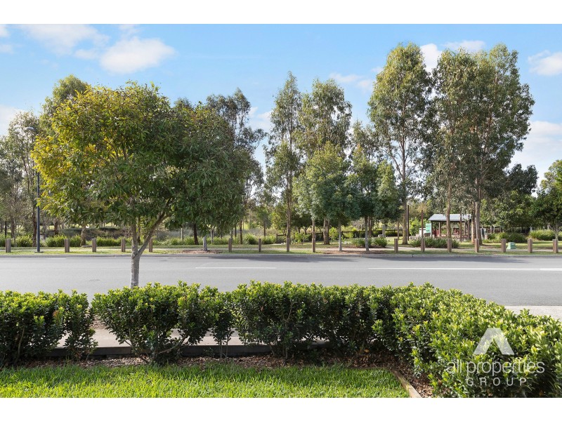 18 Stoneleigh Reserve Boulevard, Logan Reserve QLD 4133