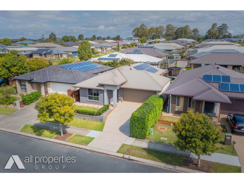 18 Stoneleigh Reserve Boulevard, Logan Reserve QLD 4133