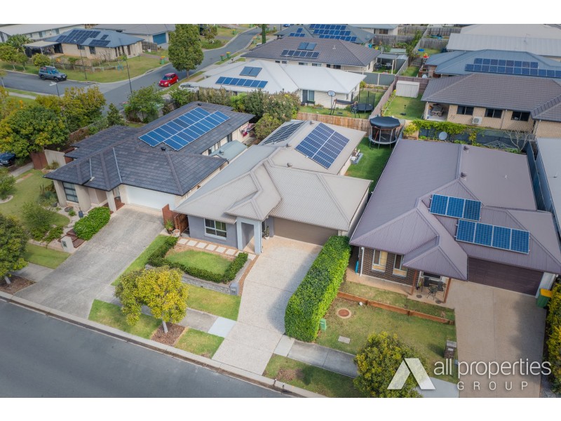 18 Stoneleigh Reserve Boulevard, Logan Reserve QLD 4133