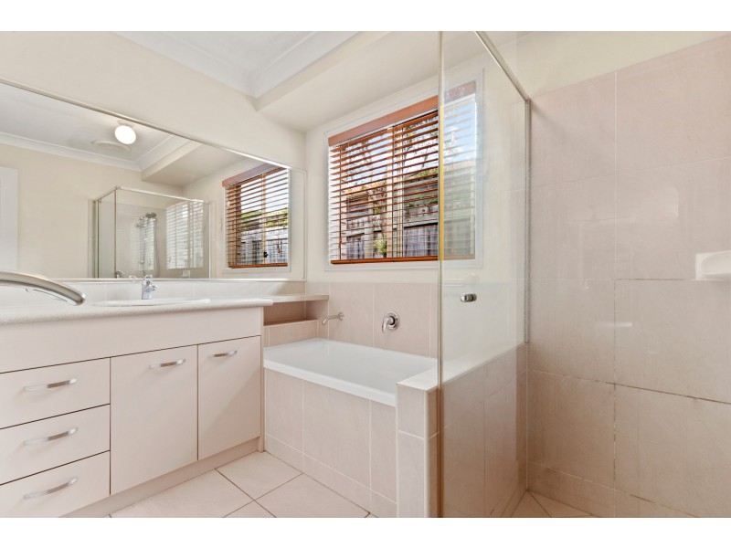 13 Rowan Street, Heathwood QLD 4110