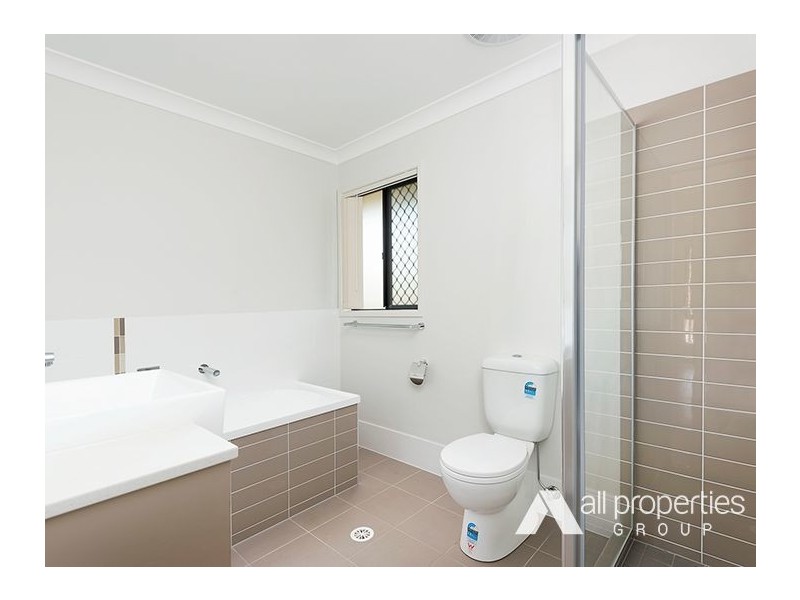 30B Emerald Drive, Regents Park QLD 4118