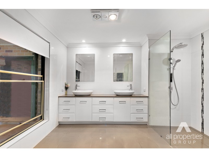 186 Mildura Drive, Helensvale QLD 4212