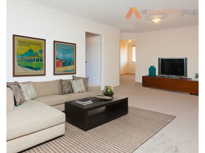 3 Mint Grove, Regents Park QLD 4118