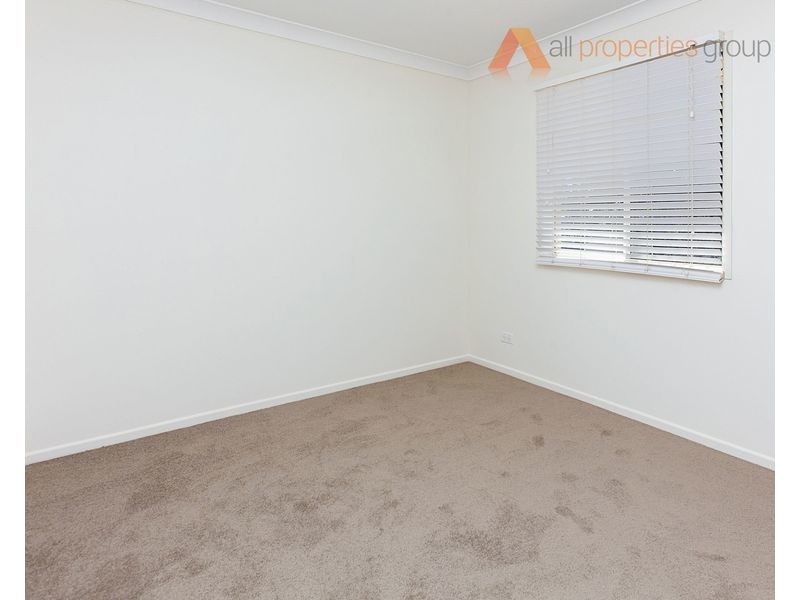 3 Mint Grove, Regents Park QLD 4118