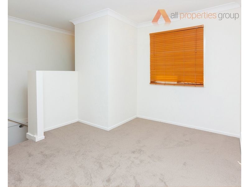 3 Mint Grove, Regents Park QLD 4118