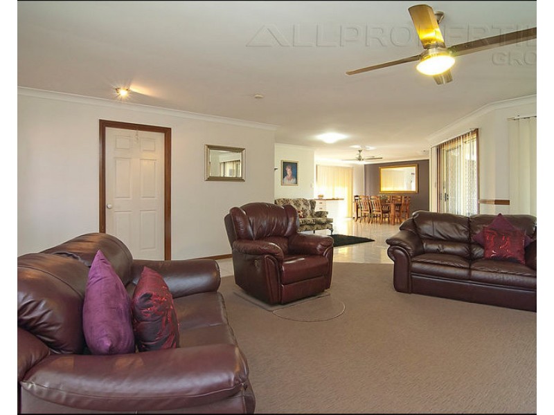 10 Copeton Crescent, Parkinson QLD 4115