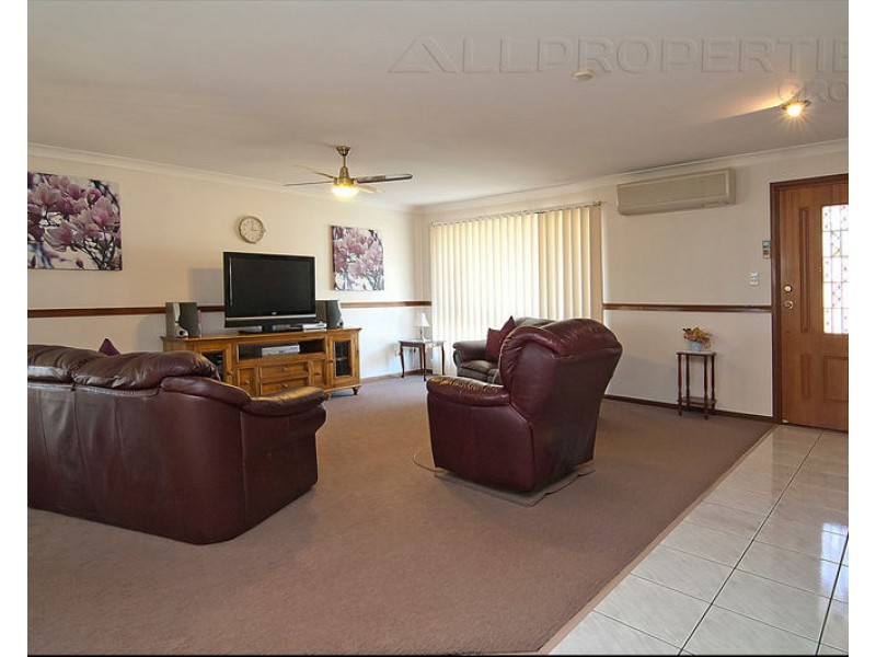 10 Copeton Crescent, Parkinson QLD 4115