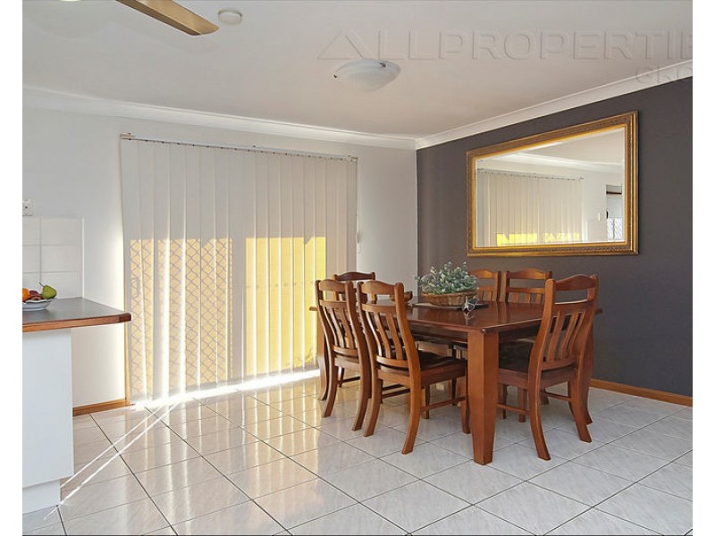 10 Copeton Crescent, Parkinson QLD 4115
