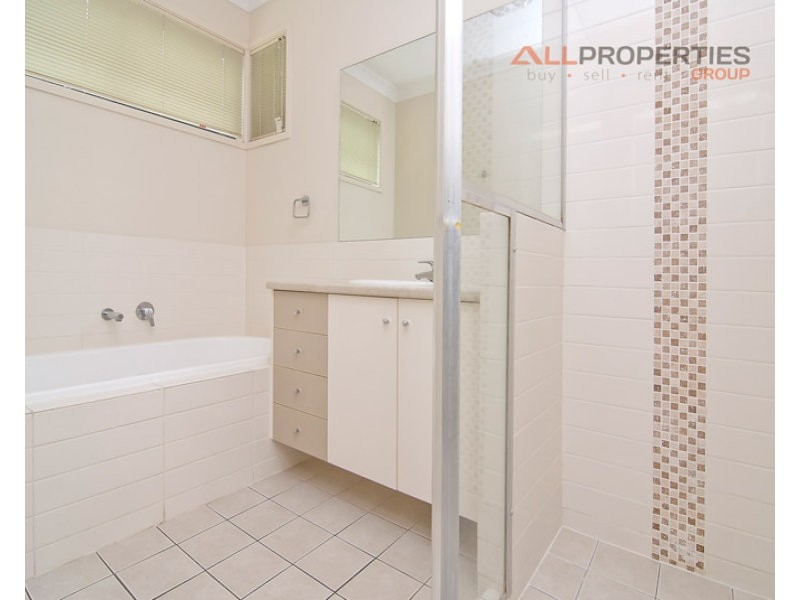 20 Elm Place, Heathwood QLD 4110