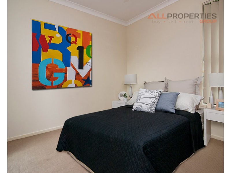 20 Elm Place, Heathwood QLD 4110