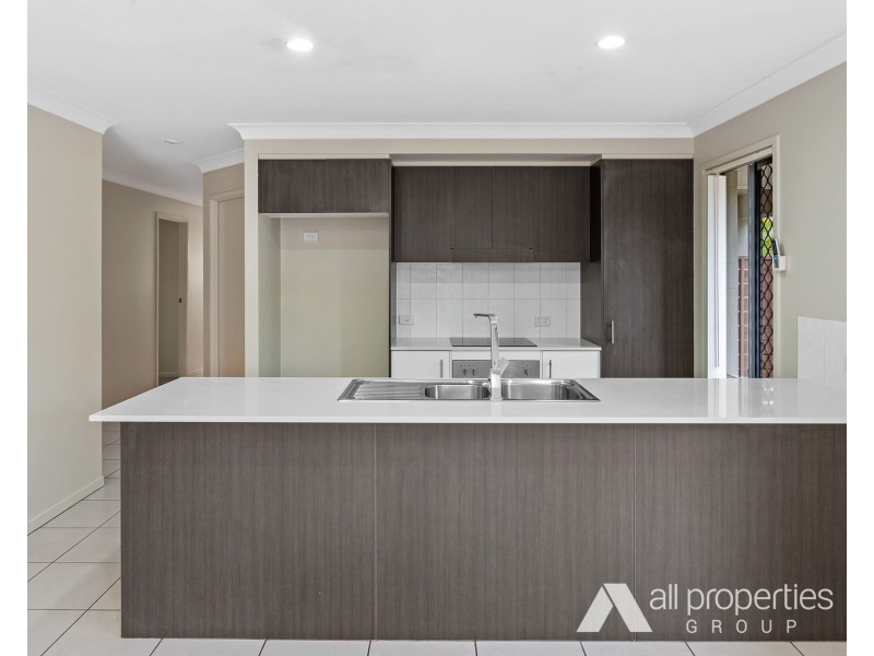 15 Steelwood Street, Heathwood QLD 4110