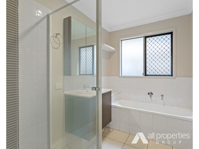 15 Steelwood Street, Heathwood QLD 4110