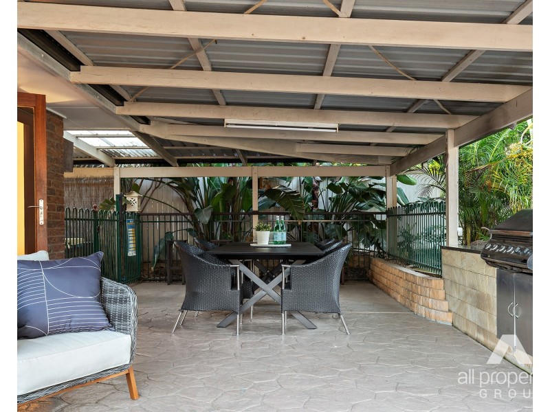 6 Fynes Street, Hillcrest QLD 4118