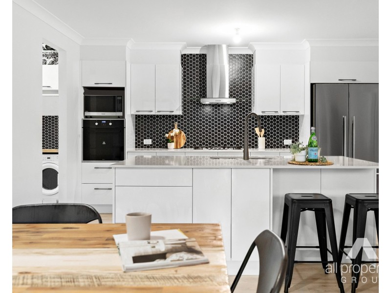 4 Bridgewater Close, Drewvale QLD 4116