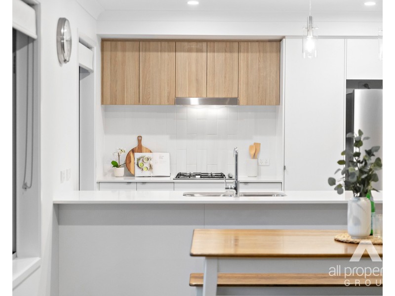 92 Chambers Ridge Boulevard, Park Ridge QLD 4125