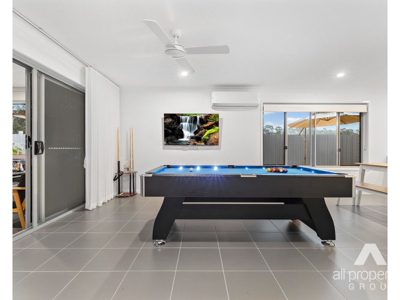 92 Chambers Ridge Boulevard, Park Ridge QLD 4125