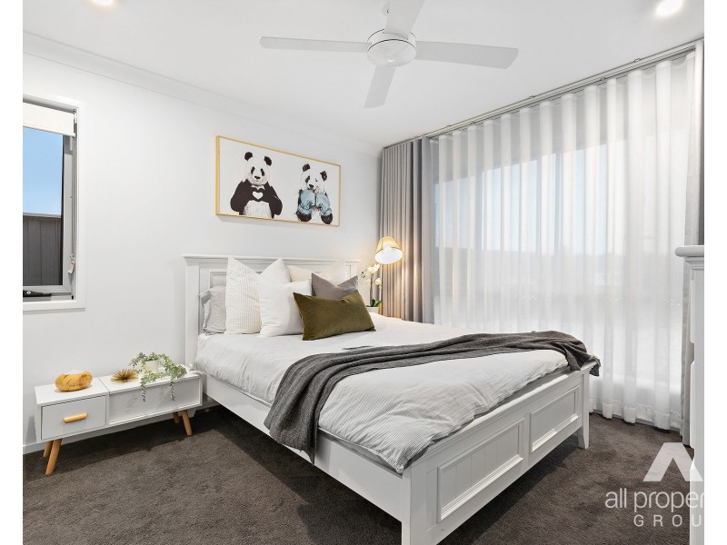 92 Chambers Ridge Boulevard, Park Ridge QLD 4125