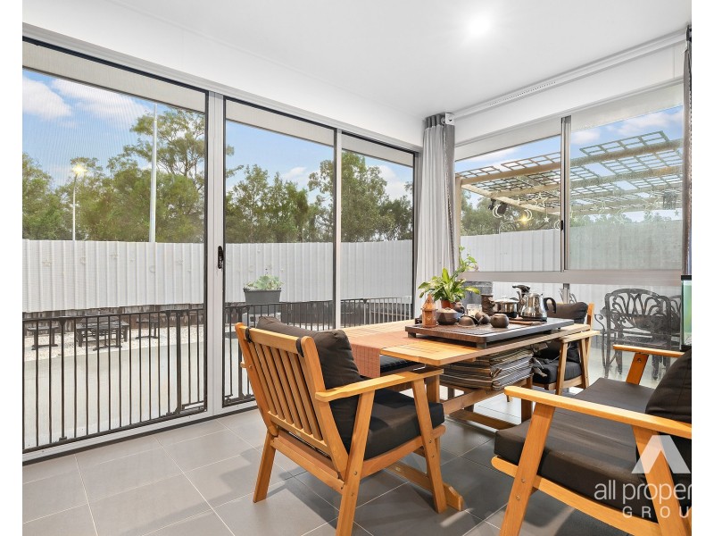 92 Chambers Ridge Boulevard, Park Ridge QLD 4125