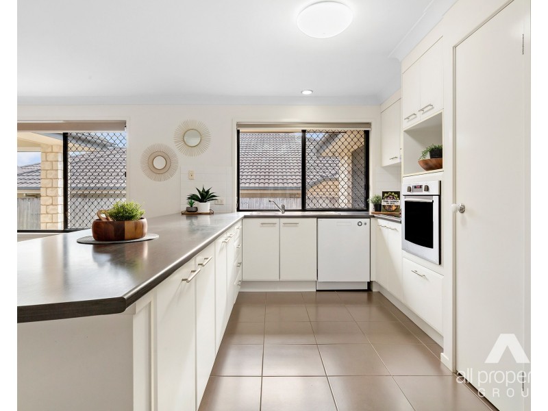 74 Larapinta Circuit, Parkinson QLD 4115