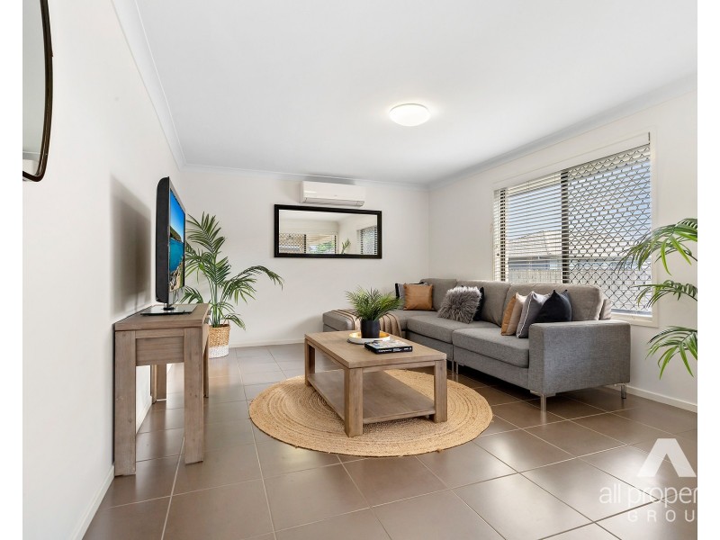74 Larapinta Circuit, Parkinson QLD 4115