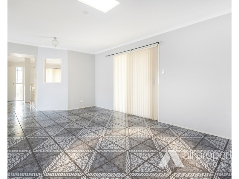 85 Federation Drive, Hillcrest QLD 4118