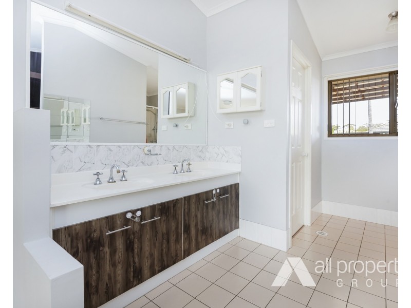 85 Federation Drive, Hillcrest QLD 4118