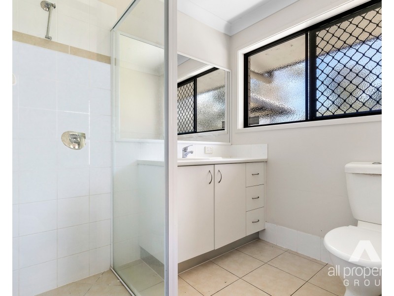 27 Rethan Court, Marsden QLD 4132