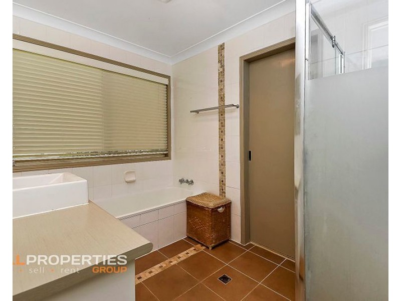 12 Hume Court, Boronia Heights QLD 4124