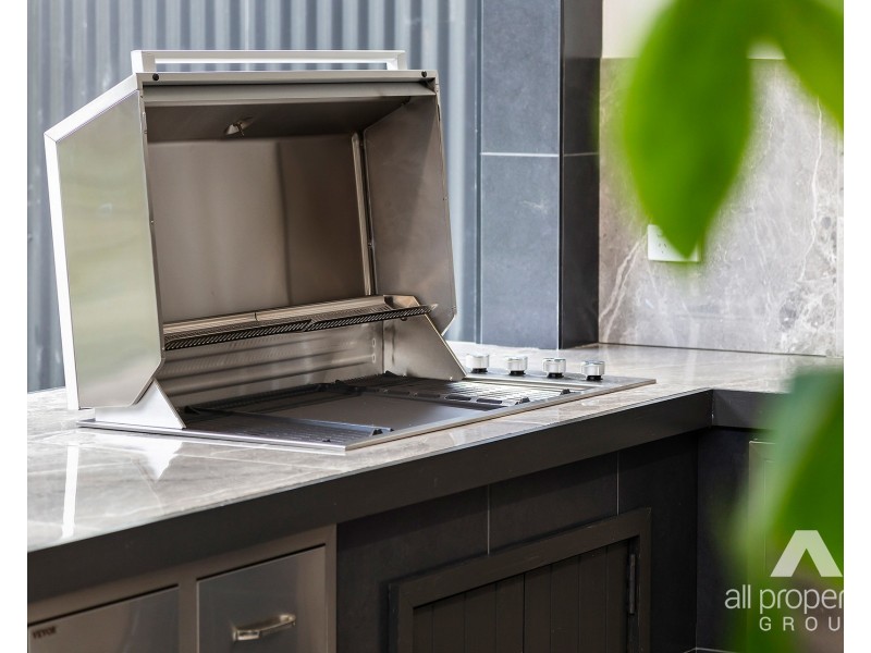 12 Rosswood Court, Helensvale QLD 4212