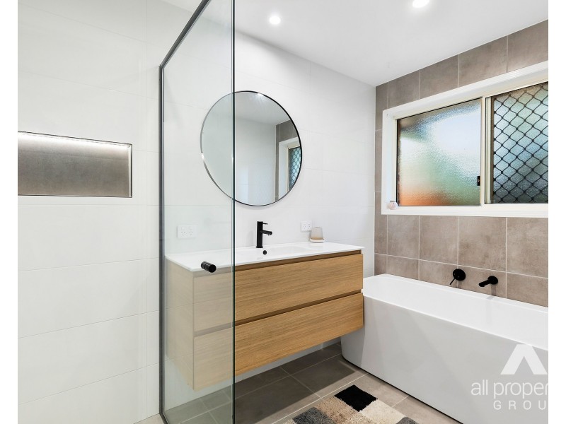 12 Rosswood Court, Helensvale QLD 4212