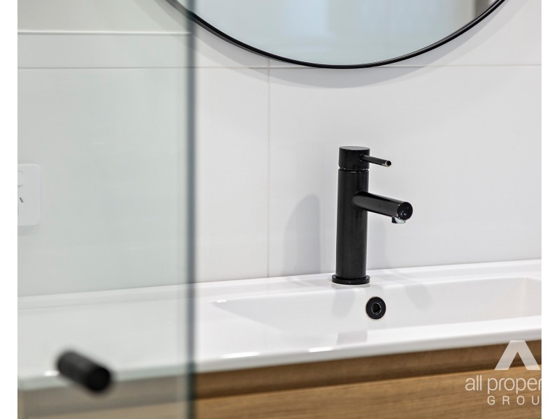 12 Rosswood Court, Helensvale QLD 4212