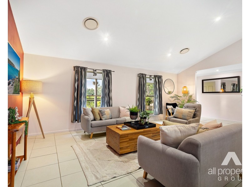 33-35 Bradley Court, Greenbank QLD 4124