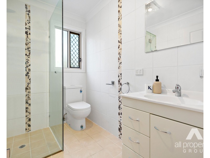 33-35 Bradley Court, Greenbank QLD 4124