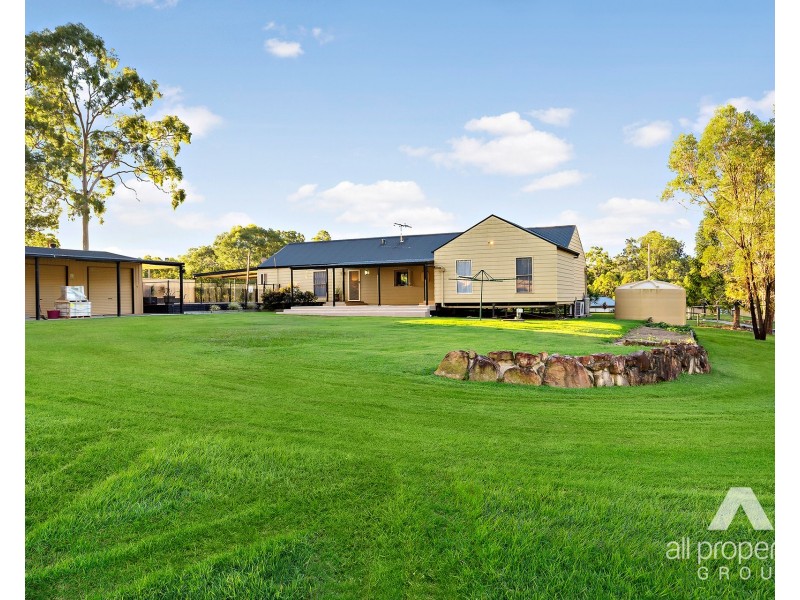 33-35 Bradley Court, Greenbank QLD 4124