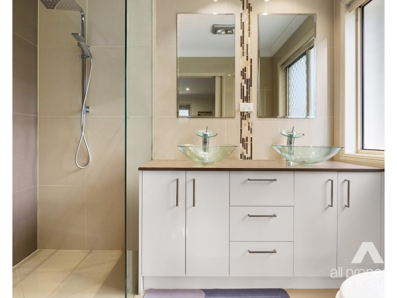 6 Cunningham Place, Forest Lake QLD 4078