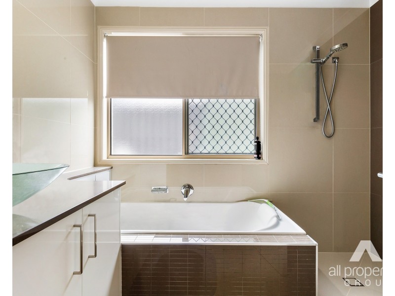 6 Cunningham Place, Forest Lake QLD 4078