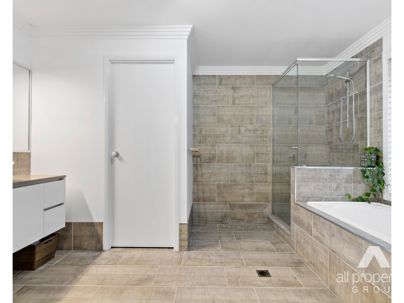 9-13 Barrine Court, Park Ridge South QLD 4125