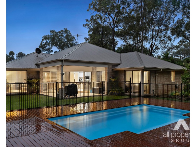 9-13 Barrine Court, Park Ridge South QLD 4125